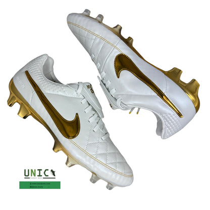 NIKE TIEMPO LEGEND 10 Ronaldinho FG ELITE